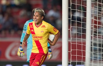 El delantero y goleador de los michoacanos es uno de los grandes objetivos de muchos equipos, sin embargo, Monarcas al parecer no piensa dejarlo ir, por lo que sería una sorpresa si sale del club.