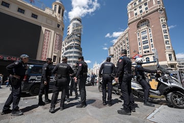 La polica toma medidas de seguridad en Madrid ante un apagn generalizado que afecta a Espa?a y Portugal.