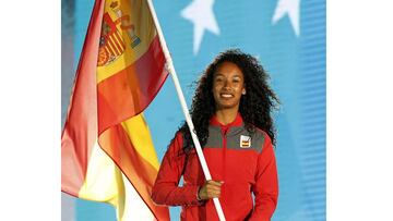 María Vicente, abanderada en los Juegos de la Juventud