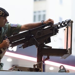¿Cuántos militares participan en el desfile del 12 de octubre de 2025 y quiénes harán el salto con la bandera española?