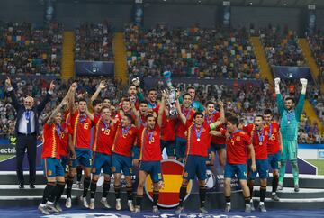 La selección española sub-21 celebra la última Eurocopa lograda en 2019 ante Alemania por 2-1 (Fabián, Dani Olmo) en Italia.