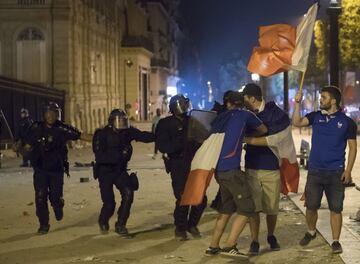 Así fueron los disturbios en París tras el triunfo de Francia