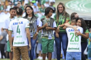 Emotivo homenaje a las víctimas del accidente aéreo de Chapecoense 