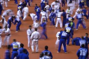 Entrenamiento de judokas en el Grand Slam de París 2016.