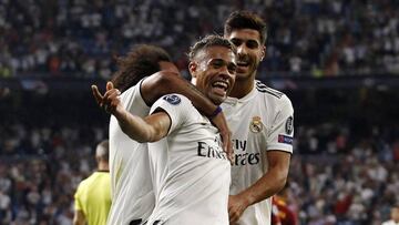 Mariano celebra su gol.