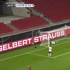 Neuer y uno de los mano a mano más imparables de su vida: quedó petrificado y luego se llevó las manos a la cabeza