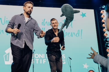 La misión de la fundación es apoyar a niños y jóvenes con enfermedades graves o crónicas, así como a sus familias.