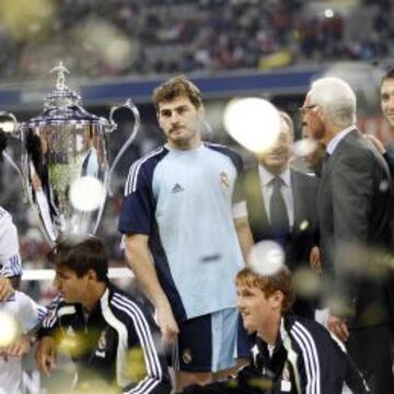 Casillas recogió la Copa Beckenbauer en 2010.