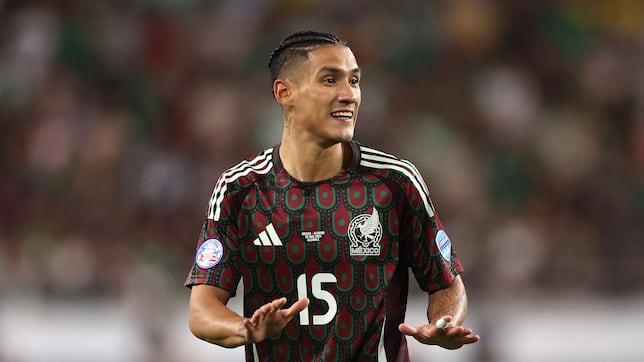 La salida de Uriel Antuna a Europa está en pausa, la situación de Orbelín Pineda podría estar perjudicando