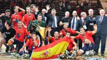 La expedici&oacute;n espa&ntilde;ola celebra con &#039;una manita&#039; su quinto t&iacute;tulo consecutivo en un Mundial.