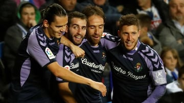 GRAF4247. SAN SEBASTI&Aacute;N, 09/12/2018.- El defensa del Real Valladolid Anto&ntilde;ito (2i) celebra con sus compa&ntilde;eros su gol, segundo del equipo ante la Real Sociedad, durante el partido de la decimoquinta jornada de Liga en Primera Divisi&oa