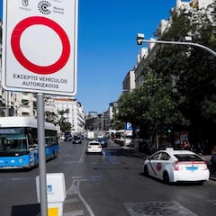 La lista de coches que no podrán circular dentro de la M-30 en Madrid sin la etiqueta de la DGT