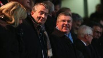 Wolfgang Niersbach, a la izquierda, junto a Thomas Bach, presidente del COE.