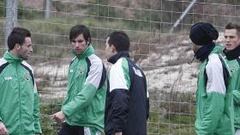 Míchel contra su hijo Adrián y Alí en el palco