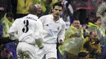 <B>MORIENTES MARCÓ Y RECHAZÓ A ROBERTO CARLOS.</B> Morientes marcó su gol 99 en Primera. Rompía su mala racha y lo celebró con tanta rabia que despreció el abrazo de R. Carlos, aunque después dijeron que lo tenían ensayado. Un mal gesto que le recriminó cariñosamente Hierro.