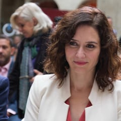 Pagan 5.000 euros por desayunar con Ayuso