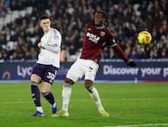 Soccer Football - Premier League - West Ham United v Manchester United - London Stadium, London, Britain - February 10, 2026 Manchester United's Benjamin Sesko scores their first goal Action Images via Reuters/Peter Cziborra EDITORIAL USE ONLY. NO USE WITH UNAUTHORIZED AUDIO, VIDEO, DATA, FIXTURE LISTS, CLUB/LEAGUE LOGOS OR 'LIVE' SERVICES. ONLINE IN-MATCH USE LIMITED TO 120 IMAGES, NO VIDEO EMULATION. NO USE IN BETTING, GAMES OR SINGLE CLUB/LEAGUE/PLAYER PUBLICATIONS. PLEASE CONTACT YOUR ACCOUNT REPRESENTATIVE FOR FURTHER DETAILS.. TPX IMAGES OF THE DAY