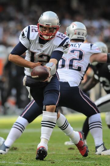 El segundo partido de la NFL en su regreso a México ocurrió el 19 de noviembre del 2017 con los Patriotas de Nueva Inglaterra y los Raiders de Oakland como protagonistas, encuentro que fue dominado de principio a fin por Tom Brady y compañía