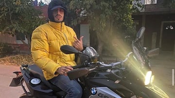 “El Noba”, cantante de cumbia, sufrió un grave accidente con su moto y su estado es delicado