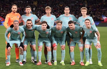 Once inicial del Atlético de Madrid. Jan Oblak, Clement Lenglet, Marcos Llorente, José María Giménez, Pablo Barrios, Rodrigo de Paul, Antoine Griezmann, Julián Álvarez, Giuliano Simeone, Javi Galán y Conor Gallagher.