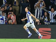 Mikel Oyarzabal was on target from the spot as Real Sociedad booked their place in this year’s Copa del Rey final, after beating Athletic home and away.
