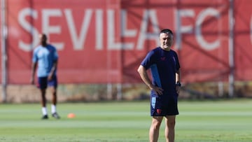 García Pimienta, en el entrenamiento del Sevilla.