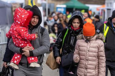 Ukraine-Russia war: what are the differences between refugee, asylee and an internally displaced person?