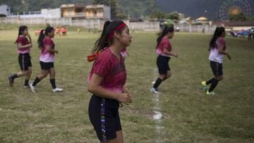 El uniforme del Deportivo Xejuyup, equipo femenil de Guatemala, no s&oacute;lo se conforma con ser considerado &quot;bonito&quot;, sino que se apega al recordatorio de la cultura Maya.