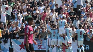 El Celta B celebra el gol de Drazic ante el Marbella.