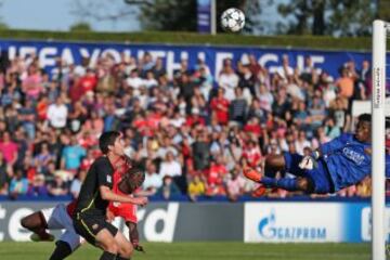 El Barcelona se proclamó primer campeón de la Champions League juvenil al imponerse al Benfica por 0-3, en partido disputado en Nyon.