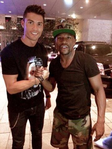 Cristiano Ronaldo con el boxeador Floyd Mayweather.