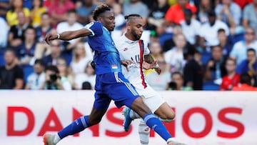 Mohamed Simakan ante Kurzawa.