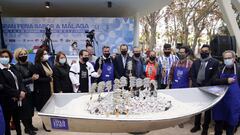 Comitiva del M&aacute;laga durante la visita institucional a la Feria &#039;Sabor a M&aacute;laga&#039;.