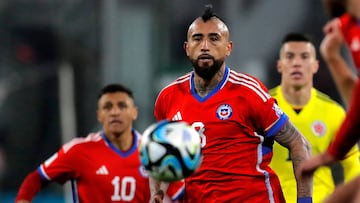 Chile's midfielder Arturo Vidal eyes the ball during the 2026 FIFA World Cup South American qualifiers football match between Chile and Colombia, at the David Arellano Monumental stadium, in Santiago, on September 12, 2023. (Photo by Javier TORRES / AFP)