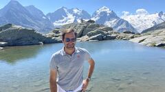 Roger Federer posa en los Alpes como embajador de turismo de Suiza.