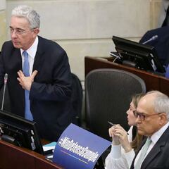 ¿Qué es la "revolución molecular disipada" y por qué Uribe habla de ella?