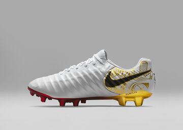 Sergio Ramos launches new Corazon y Sangre SR4 boots