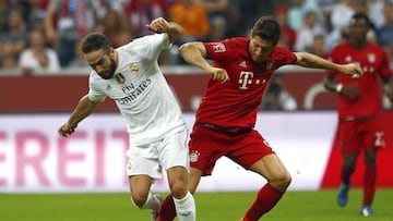 Lewandowski pelea un bal&oacute;n con Carvajal