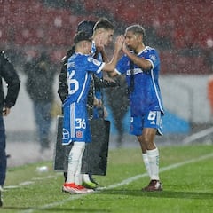 La U concreta un movimiento a horas del cierre del mercado