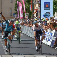 Coquard vence al esprint con Froome a 56 segundos