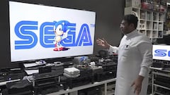 A game collector breaks a world record by plugging 444 consoles and devices into a single TV