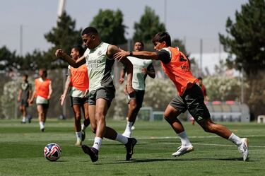 Kylian Mbappé durante el entrenamiento de esta mañana. 