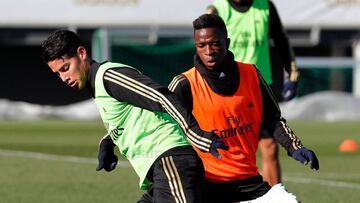 James vuelve a entrenarse y puede entrar en la lista