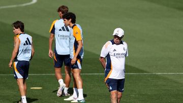 Carlo Ancelotti se llevar¨¢ a la plantilla al Bernab¨¦u para entrenarse a puerta cerrada.
