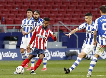 Lemar con el balón. 