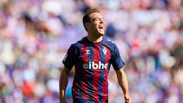 Las escuelas de f迆tbol pueden poner el v赤deo del gol del jugador armero. Su desmarque, a la espalda de la defensa, y su definici車n, pegado al palo, fueron magistrales.