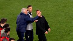 ¡Mourinho estruja la nariz al entrenador del Galatasaray!