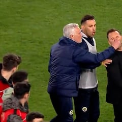 ¡Mourinho estruja la nariz al entrenador del Galatasaray!