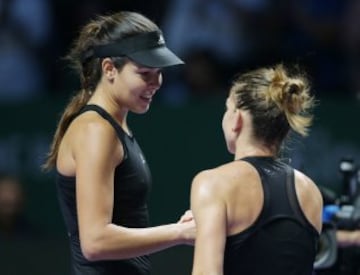 Ana Ivanovic venció a Simona Halep, pero igual quedó eliminada del Masters.