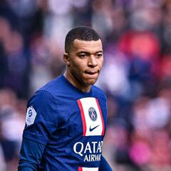Kylian Mbappé has Edinson Cavani’s PSG record in sight